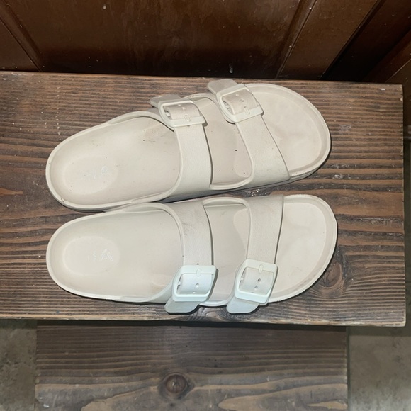 Soft platform Birkenstock type of sandal - Picture 2 of 2